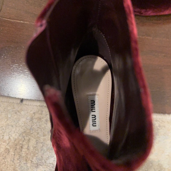 NEW-Miu Miu Suede Burgandy Crystal-Pearl Embellishment Boots Size US 7.5 - Picture 8 of 8